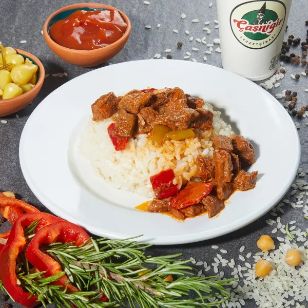 Pilav Üstü Soslu Kuşbaşı